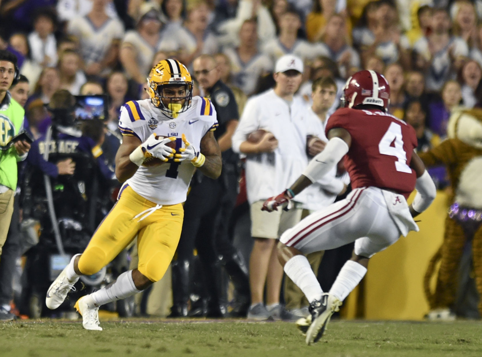 lsualabamafootball.110418_1001